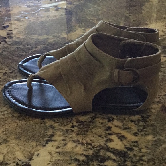 Adorable Nine West ankle sandals - Picture 2 of 6